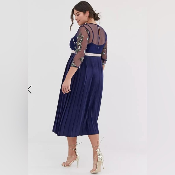 Little Mistress Plus embroidered top midi dress - Picture 2 of 4